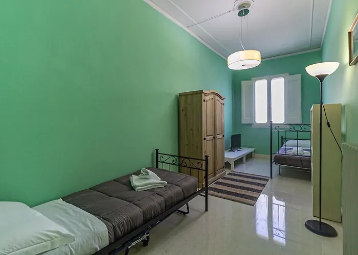 Spacious Three Bedroom On The Arno